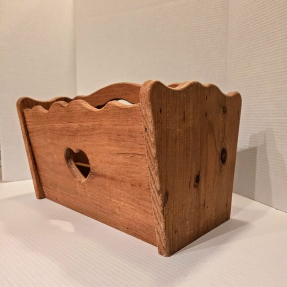 Vintage Solid Wood Heart Cutout Magazine Rack– Handcrafted Book & Record Holder - Picture 4 of 6